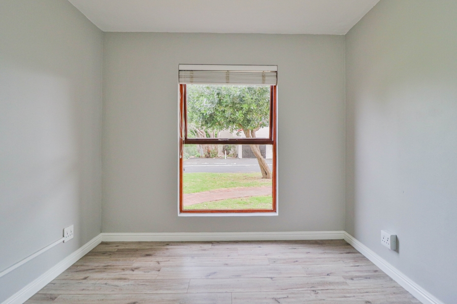 To Let 3 Bedroom Property for Rent in Greenways Golf Estate Western Cape